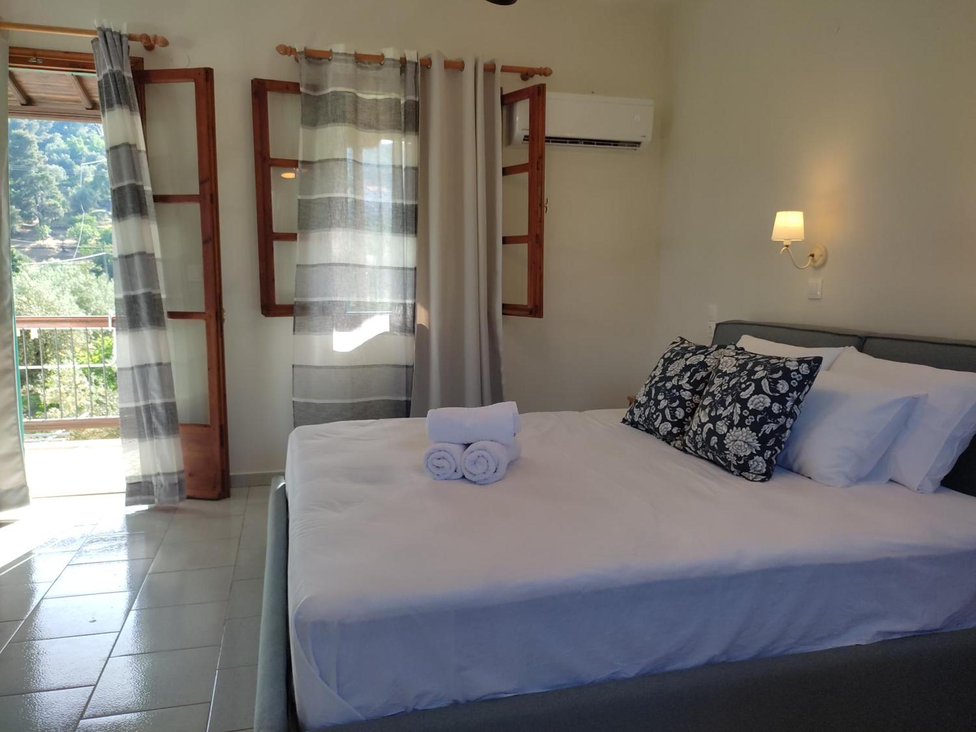 Dafnes Hotel Skopelos Town Ngoại thất bức ảnh